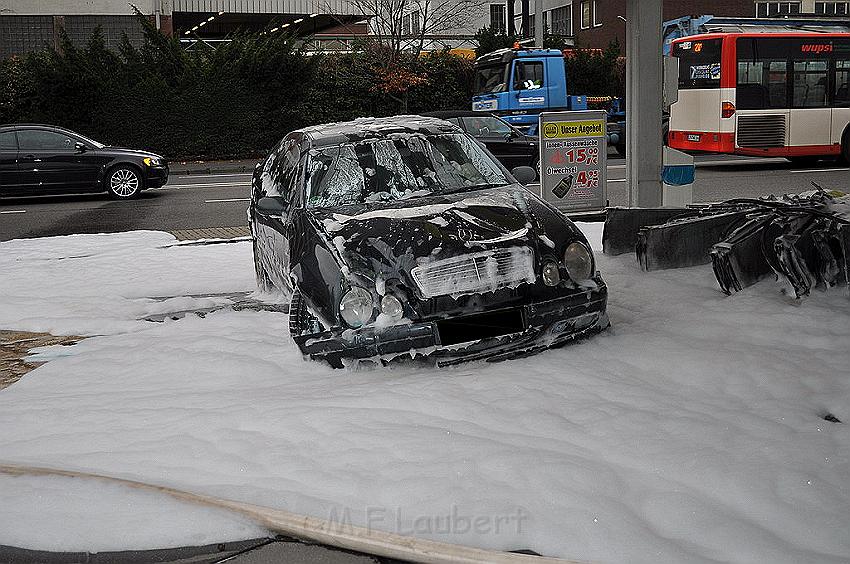 Tanksaeule umgefahren in Leverkusen P19.JPG